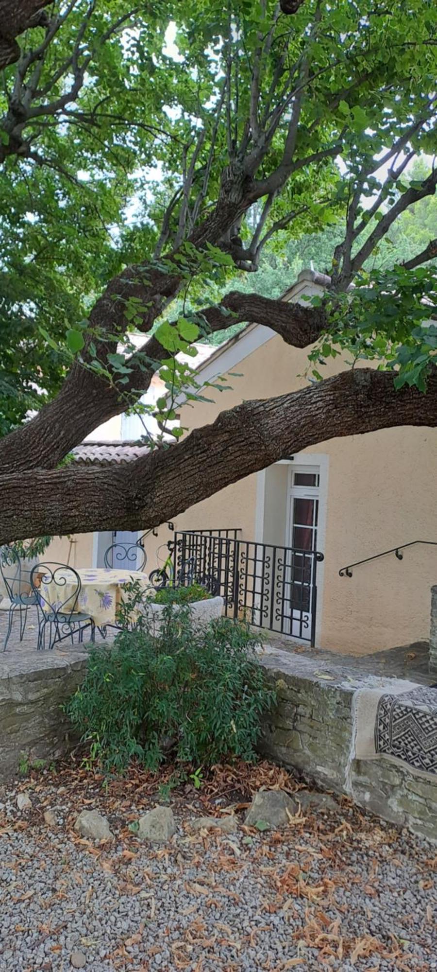 Les Deux Tilleuls Sablet Exterior photo